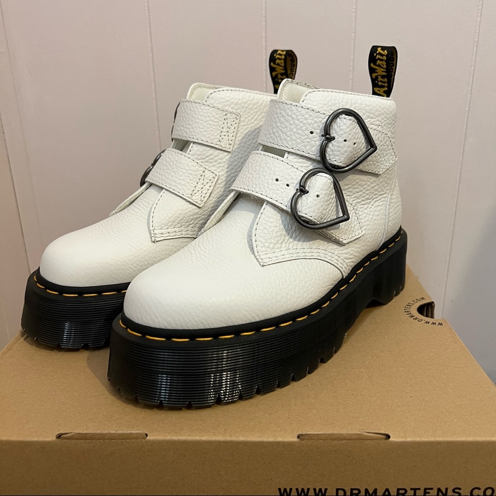 Dr. Martens Devon Heart Boot